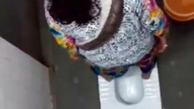 एक सहपाठी घर पर आदमी के सामने सेक्सी मूवी हिंदी में फुल एचडी आत्मसमर्पण करने को तैयार हो गया