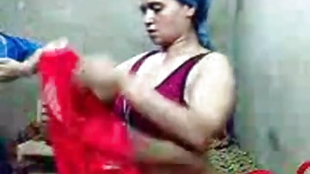 लड़की ने खुद को जंगल हिंदी सेक्सी वीडियो फुल मूवी में एक तंग गधा दिया