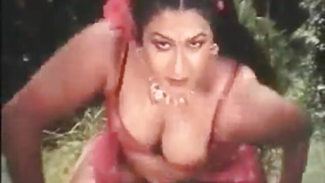 पोर्न कास्टिंग पर चिकी ने अच्छी सेक्सी मूवी हिंदी में फुल एचडी चुदाई की थी