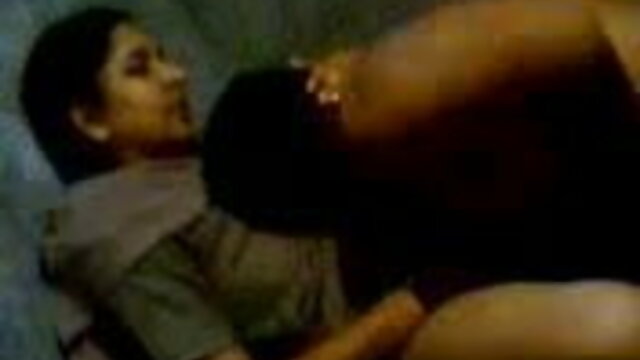 सेक्स मशीन स्तन पर वैक्यूम पंप सेक्सी पिक्चर हिंदी फुल मूवी के साथ एक महिला को संतुष्ट करती है