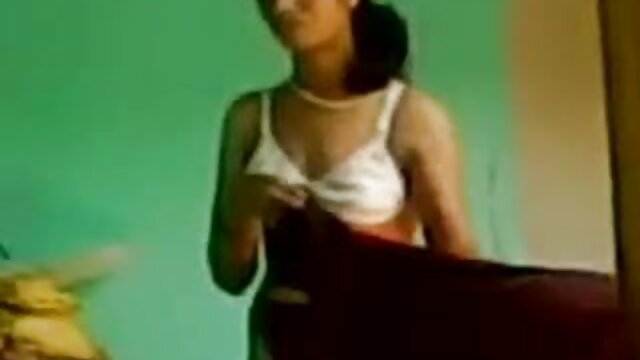 एक सेक्सी वीडियो फुल मूवी हिंदी परिपक्व चाची ने उसकी चूत में एक स्पेकुलम डाला और उसे पास दिखाया