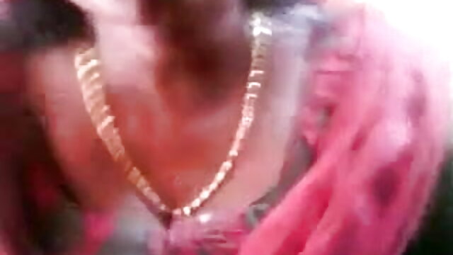 एक हिंदी सेक्स फुल मूवी वीडियो पॉट-बेलिड छोटा आदमी 1 व्यक्ति की लड़की के साथ चुदाई और फिल्में करता है